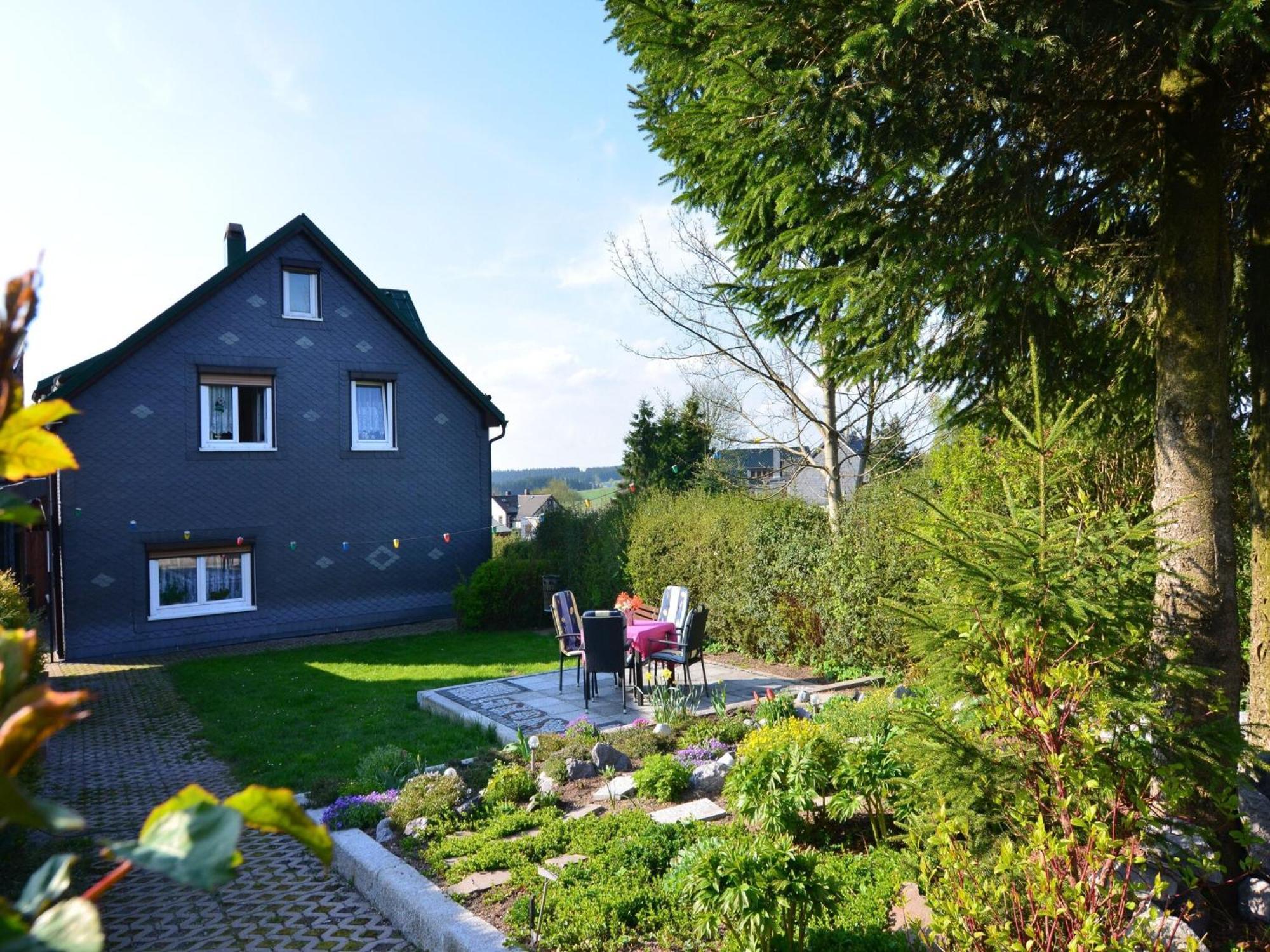 Holiday Home In Neustadt Am Rennsteig With Pond Exterior photo